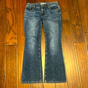 Chicos Platinum Denim short jeans; size OO short